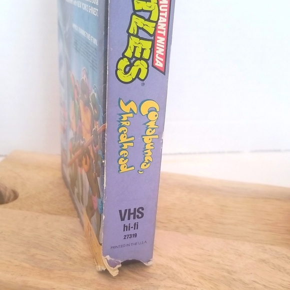 Vintage Teenage Mutant Ninja Turtles "Cowabunga Shredhead" VHS - Picture 5 of 7
